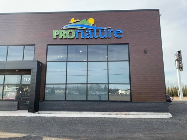 Enseignes commerciales (3)